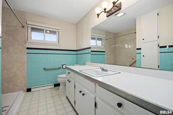 $220,000 | 604 South Elm Street, Washington, IL 61571