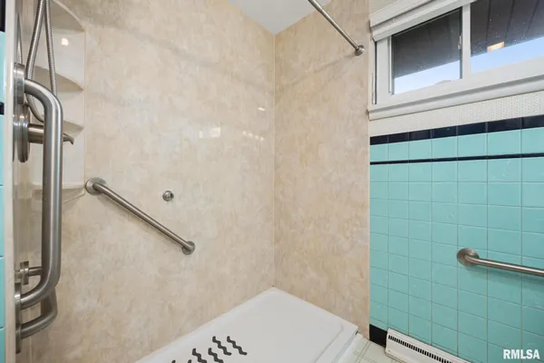 $220,000 | 604 South Elm Street, Washington, IL 61571