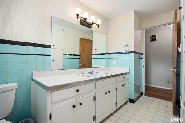 $220,000 | 604 South Elm Street, Washington, IL 61571