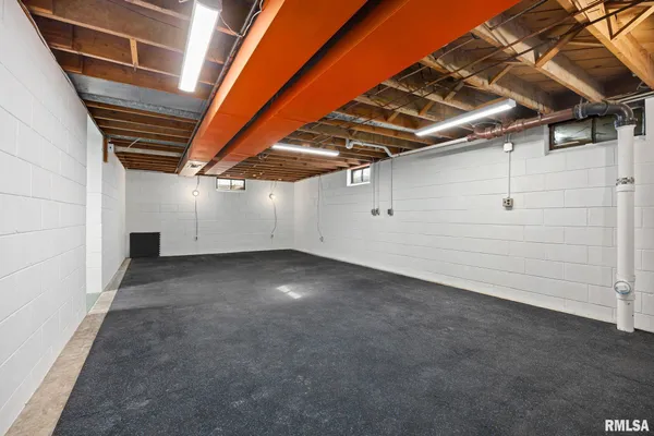 $220,000 | 604 South Elm Street, Washington, IL 61571