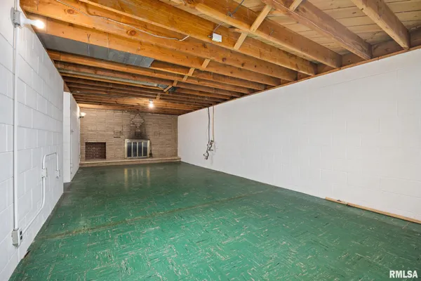 $220,000 | 604 South Elm Street, Washington, IL 61571