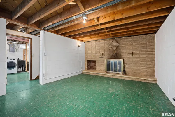 $220,000 | 604 South Elm Street, Washington, IL 61571