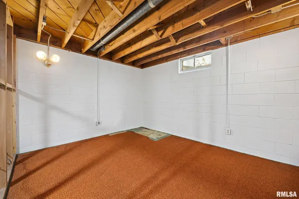 $220,000 | 604 South Elm Street, Washington, IL 61571