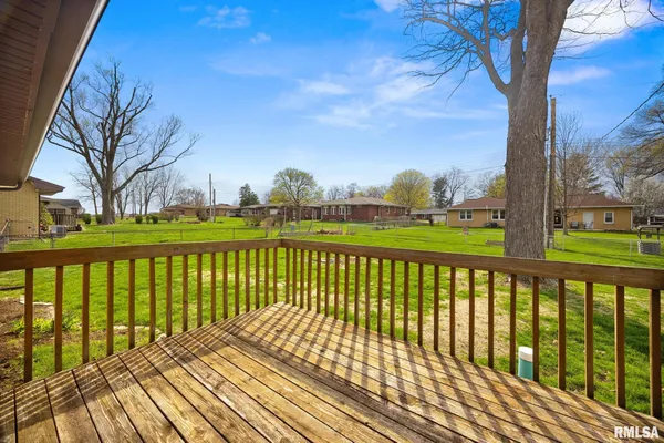 $220,000 | 604 South Elm Street, Washington, IL 61571