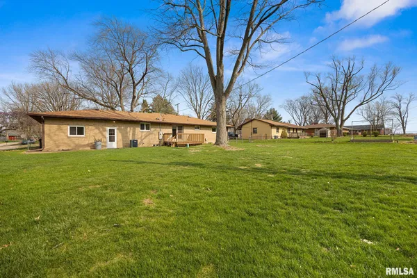 $220,000 | 604 South Elm Street, Washington, IL 61571