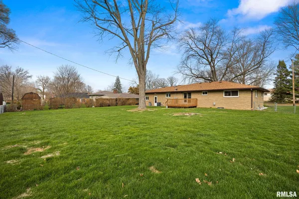 $220,000 | 604 South Elm Street, Washington, IL 61571