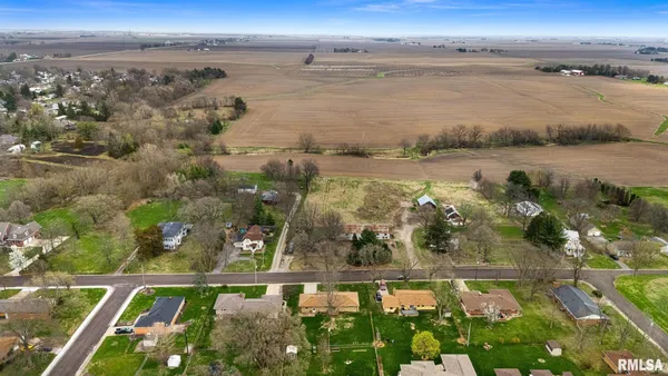 $220,000 | 604 South Elm Street, Washington, IL 61571