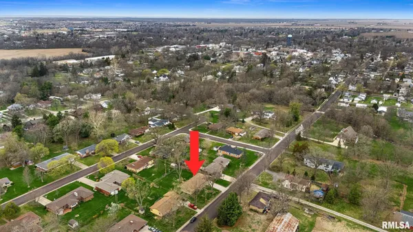 $220,000 | 604 South Elm Street, Washington, IL 61571