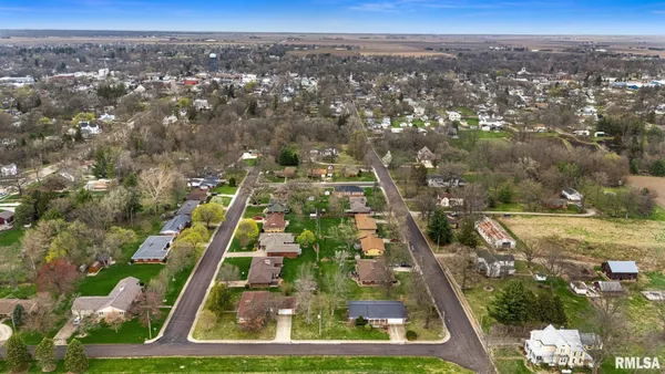 $220,000 | 604 South Elm Street, Washington, IL 61571