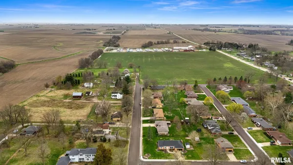 $220,000 | 604 South Elm Street, Washington, IL 61571