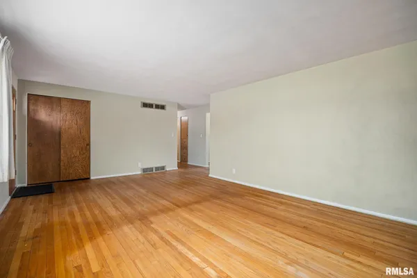 $220,000 | 604 South Elm Street, Washington, IL 61571