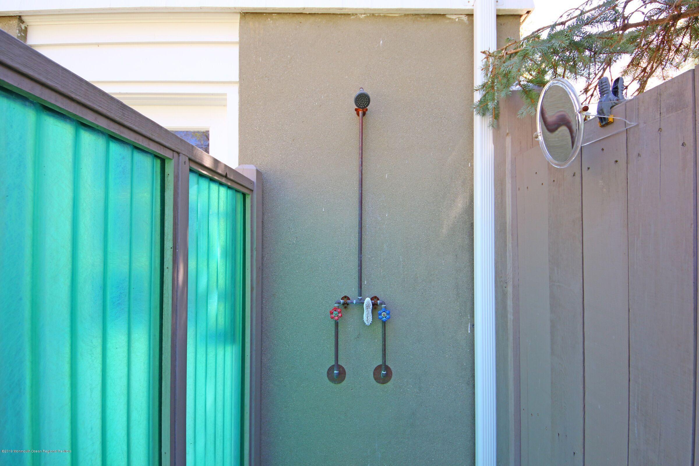 81 Mallard Road Middletown, NJ 07748 - Photo 23 of 25 a bathroom with a shower