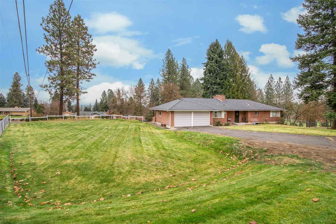 924 West Hawthorne Road Spokane, WA 99218 - Photo 1 of 20