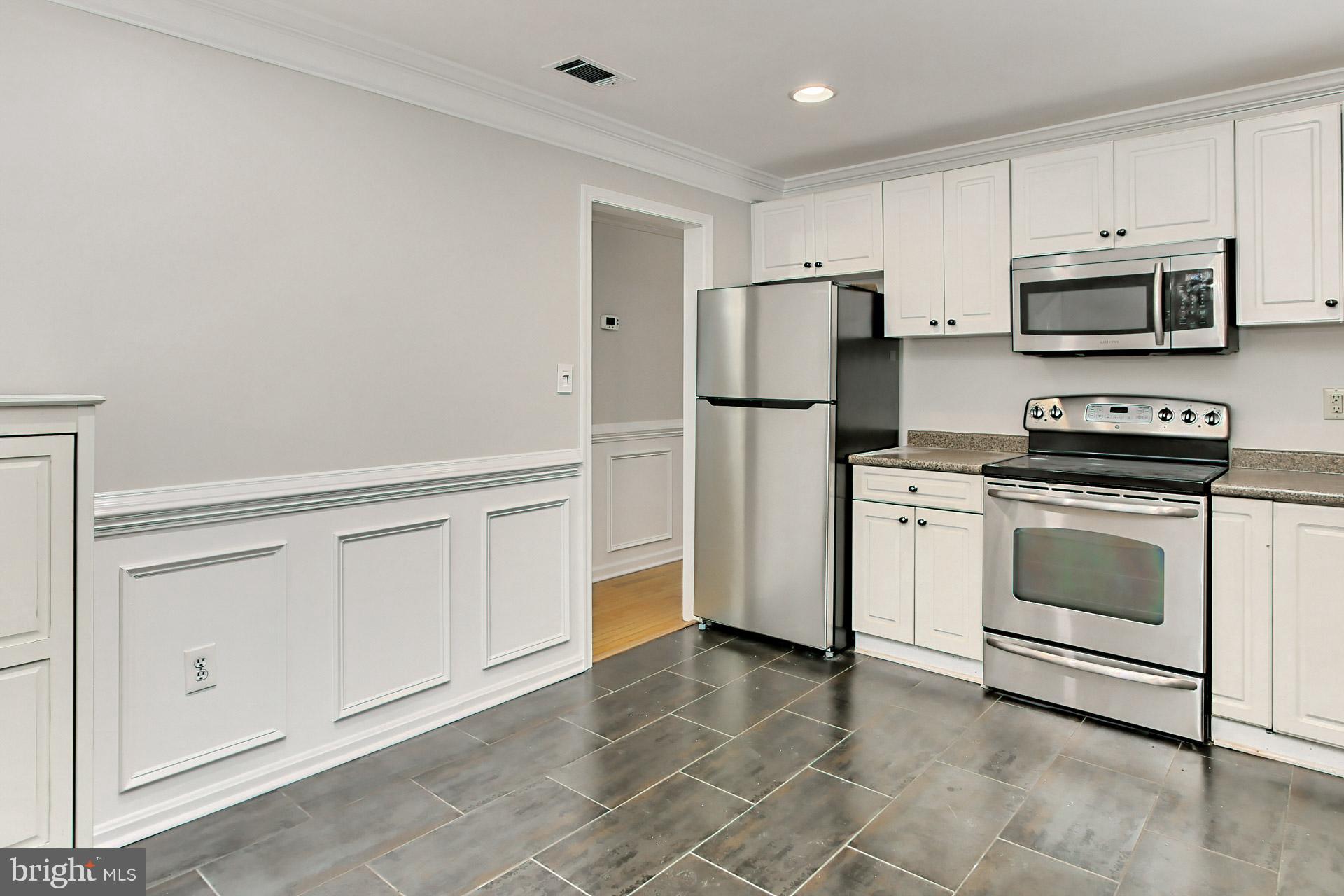 6710 Yates Ford Road Manassas, VA 20111 - Photo 14 of 39 Updated Kitchen w/ Stainless Steel Appliances