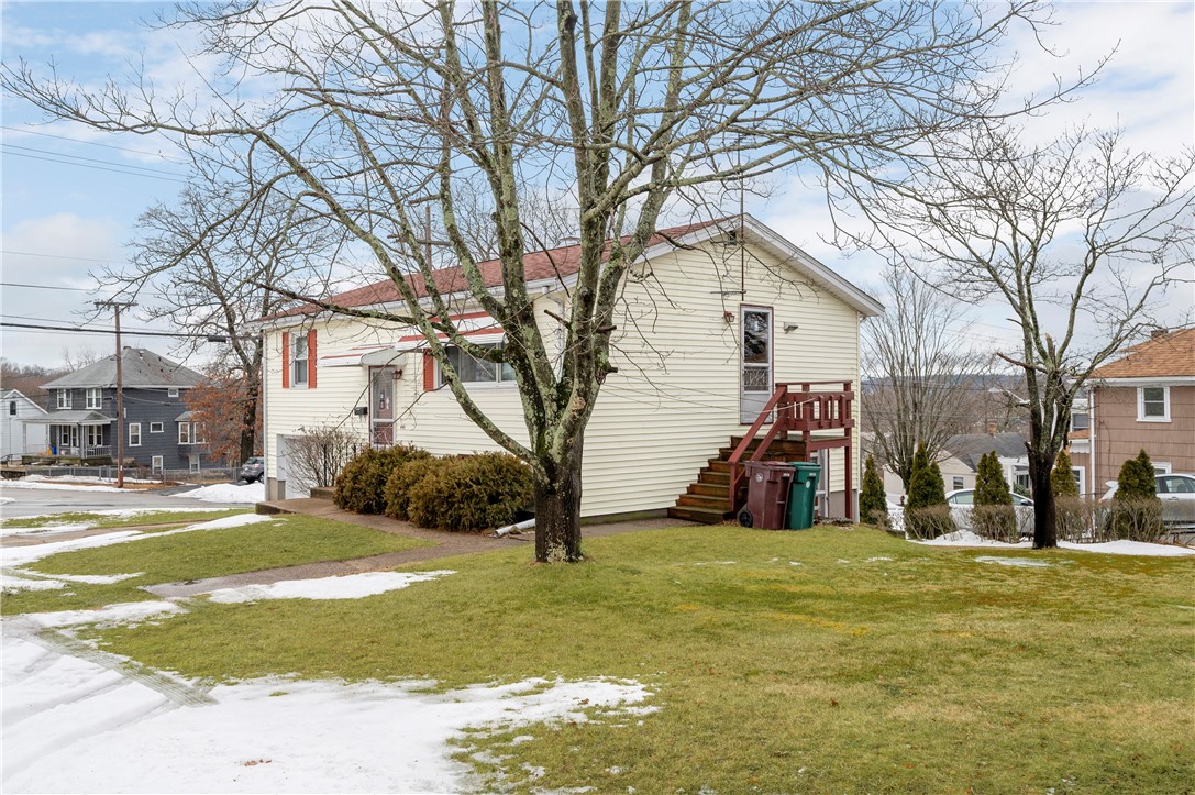 441 Maple Street Woonsocket, RI 02895 - Photo 2 of 17
