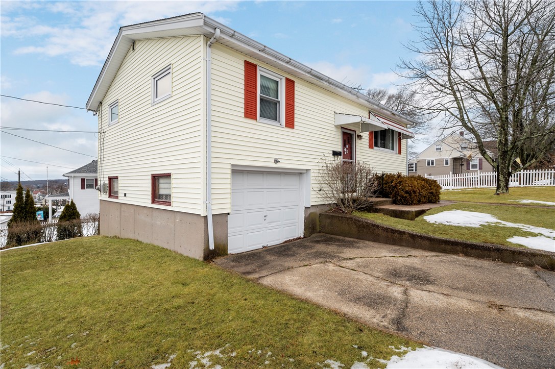 441 Maple Street Woonsocket, RI 02895 - Photo 4 of 17