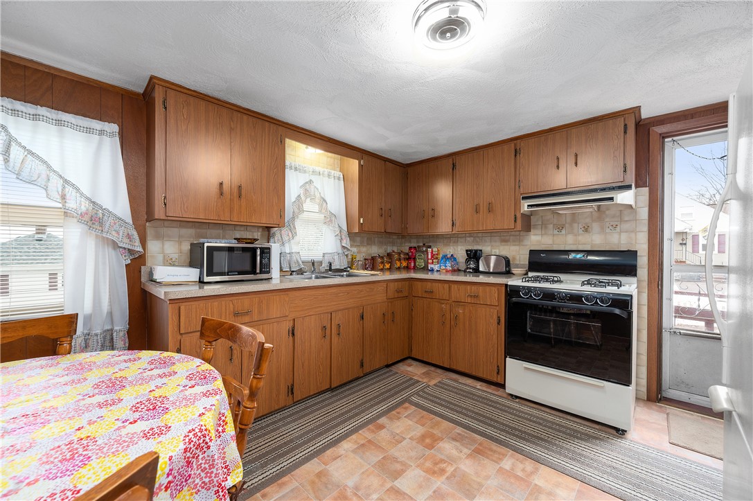 441 Maple Street Woonsocket, RI 02895 - Photo 5 of 17