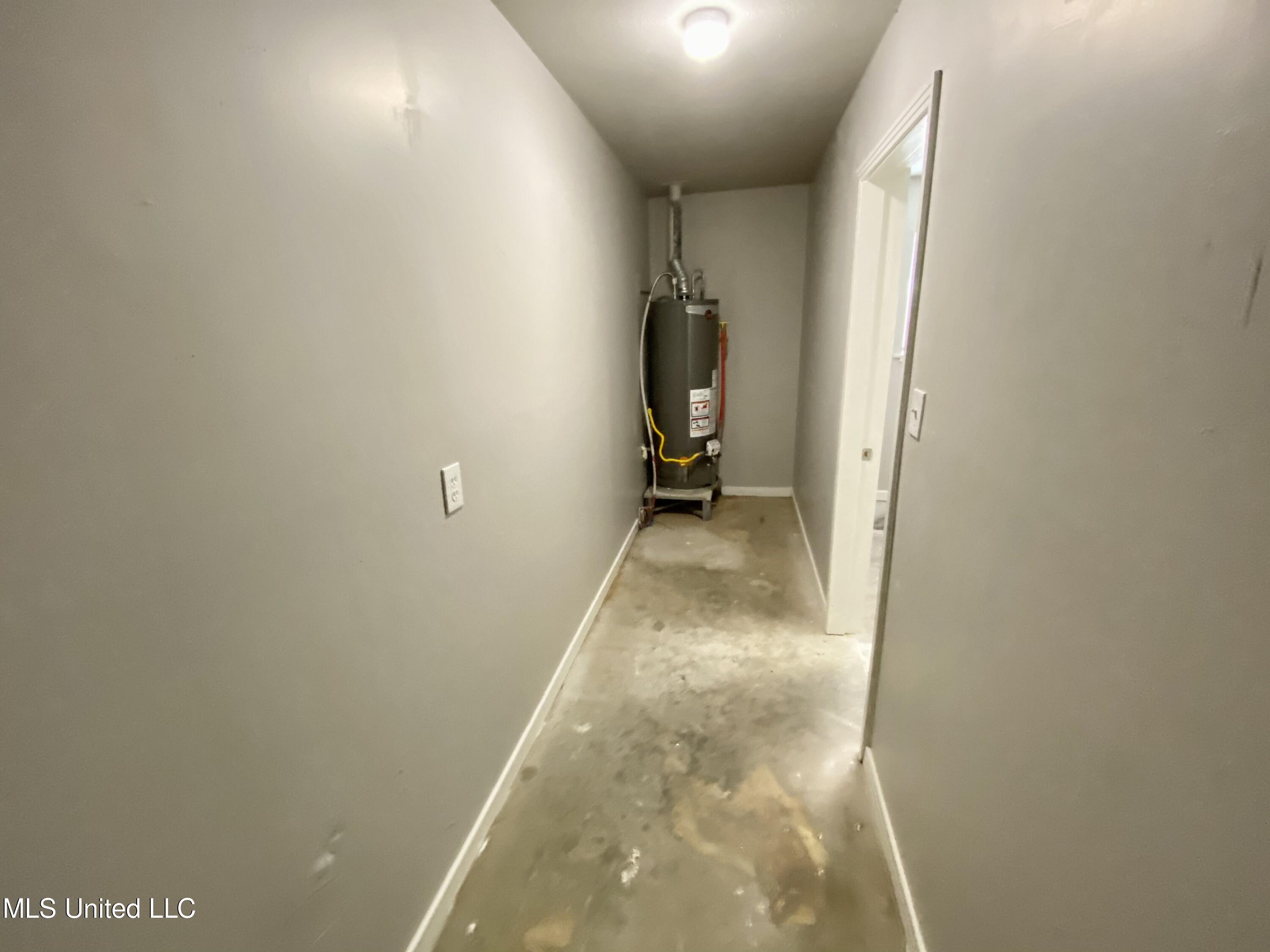 2222 Breckinridge Road Jackson, MS 39204 - Photo 20 of 22 IMG_1800