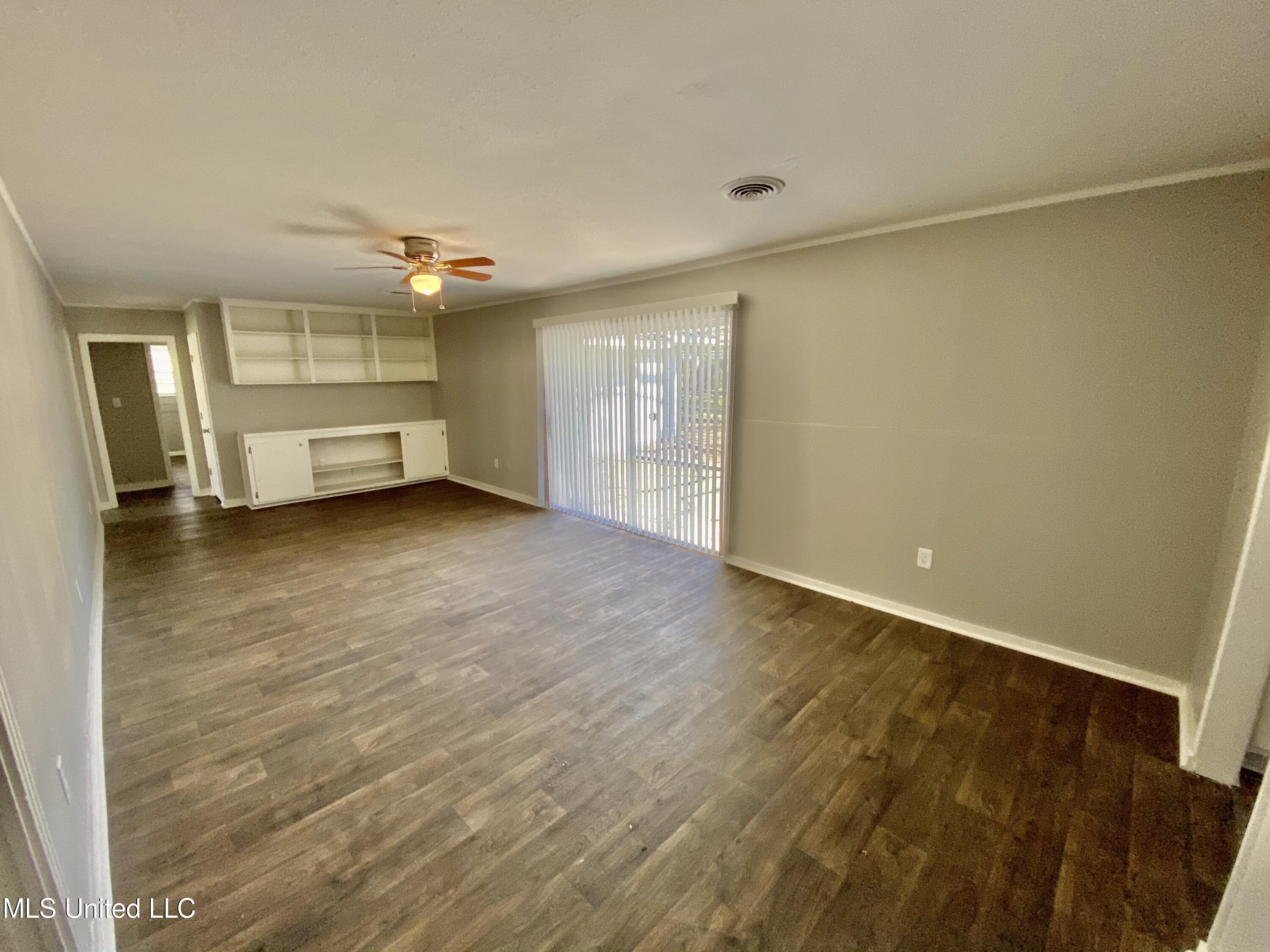 2222 Breckinridge Road Jackson, MS 39204 - Photo 5 of 22 IMG_1782