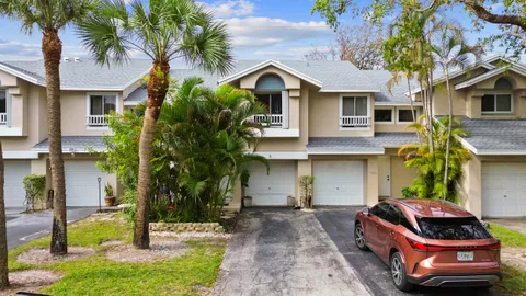 $360,000 | 1928 Discovery Circle East, Deerfield Beach, FL 33442