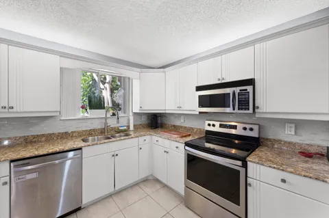 $360,000 | 1928 Discovery Circle East, Deerfield Beach, FL 33442