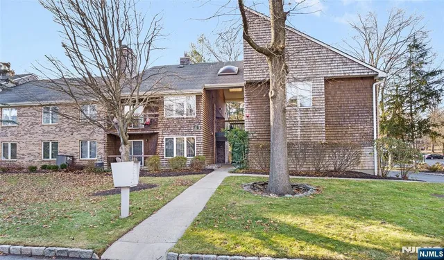 $499,000 | 5 Tulip Crescent, Unit 1C, Little Falls, NJ 07424