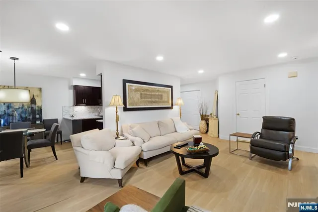 $499,000 | 5 Tulip Crescent, Unit 1C, Little Falls, NJ 07424