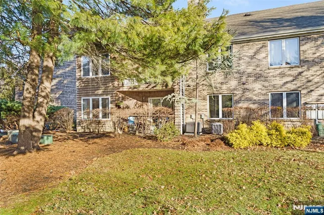 $499,000 | 5 Tulip Crescent, Unit 1C, Little Falls, NJ 07424