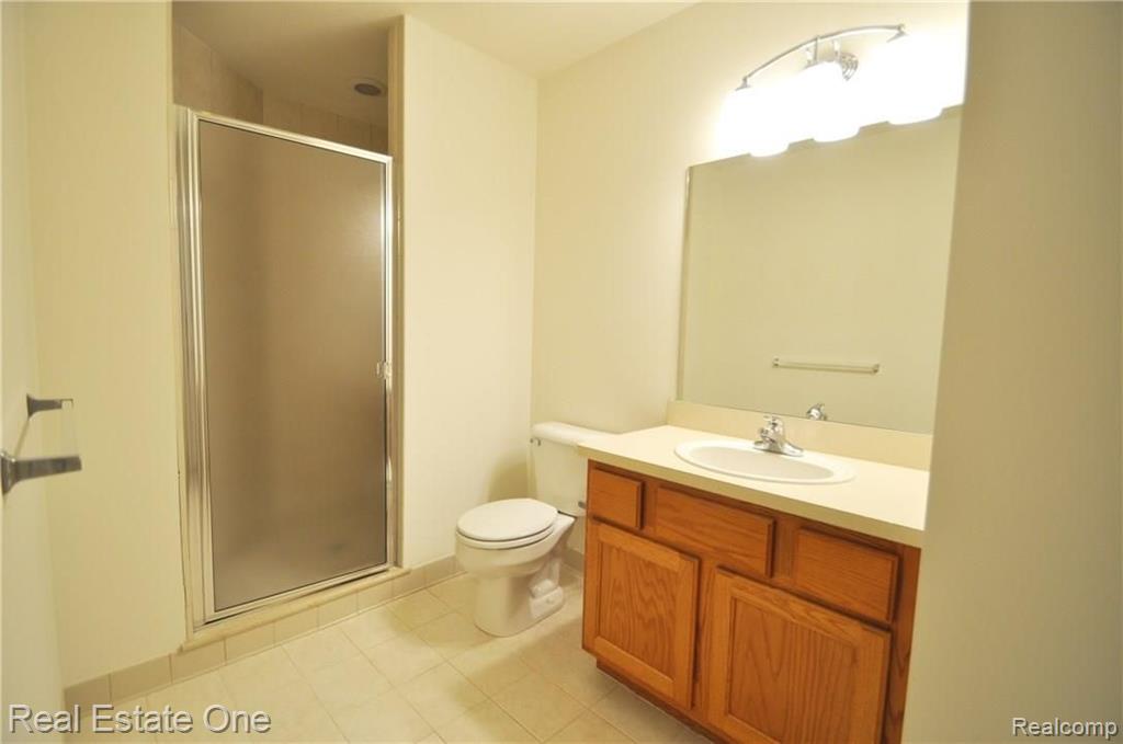 331 Mystic Valley Rochester, MI 48307 - Photo 29 of 39
