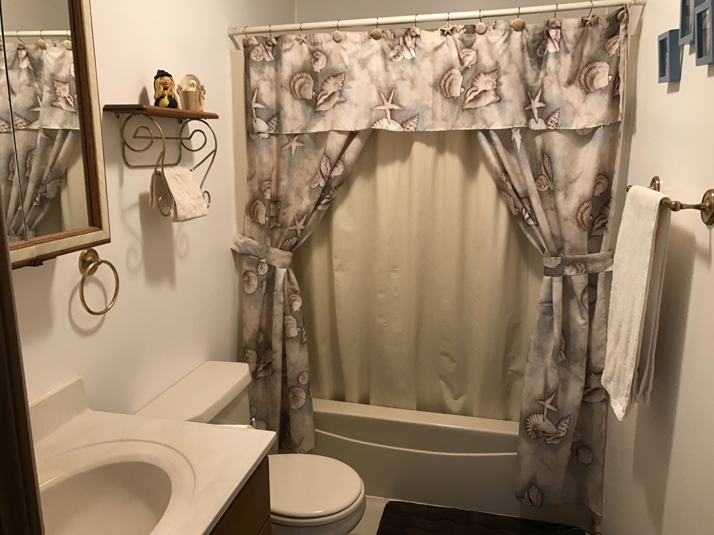 117 County Road 320 North Loda, IL 60948 - Photo 9 of 27 a bathroom with a toilet and a shower
