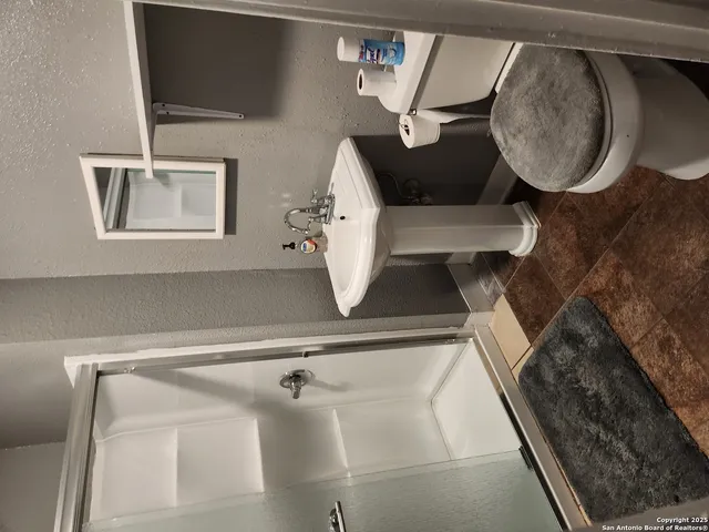 $1,500 | 1137 West W Magnolia, San Antonio, TX 78201