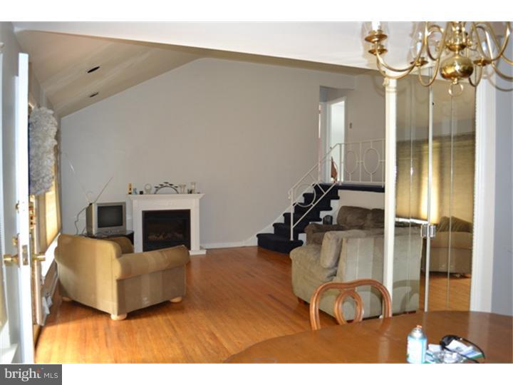 326 Glen Ridge Road Havertown, PA 19083 - Photo 3 of 20