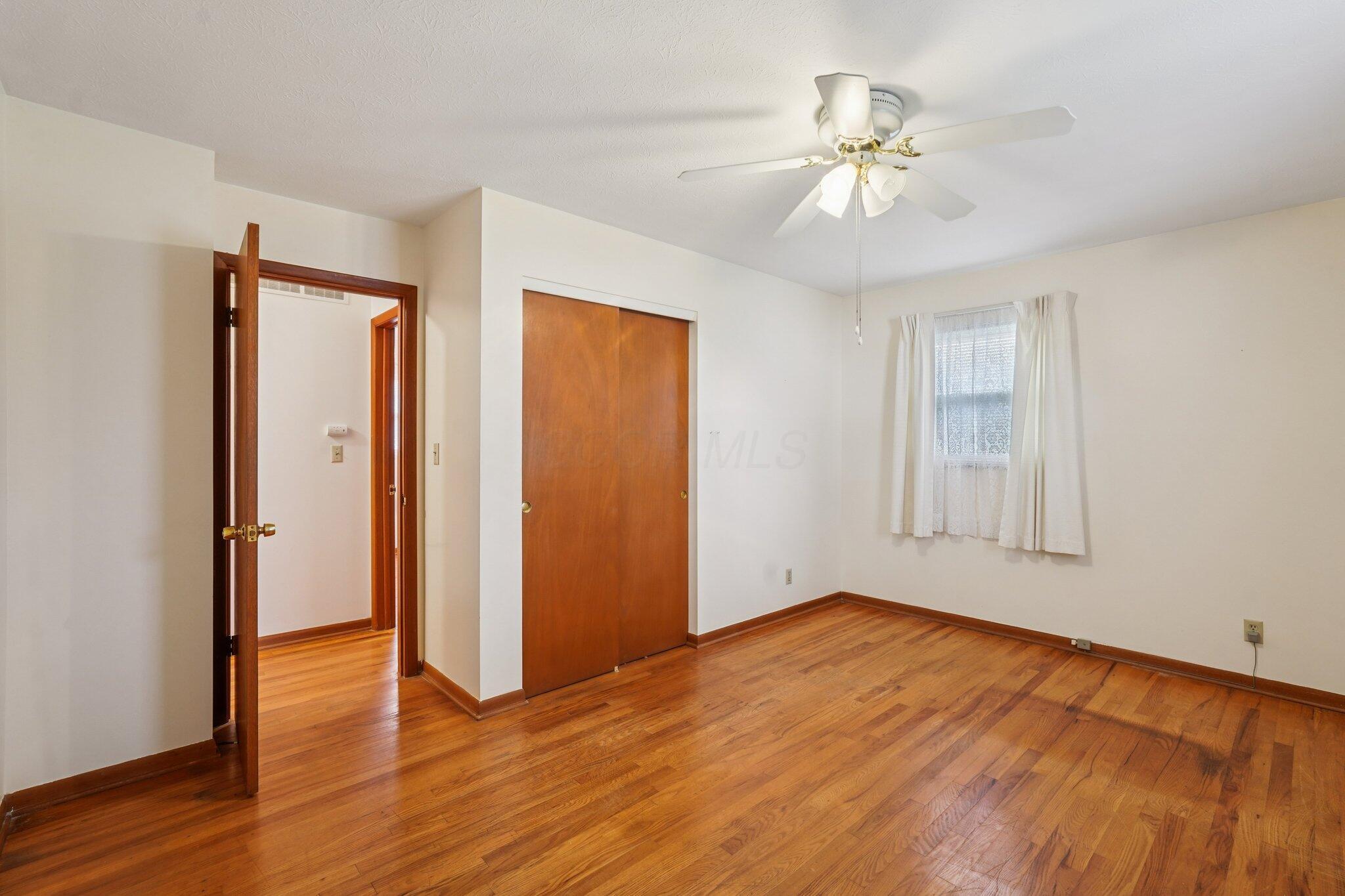 5575 Karl Road Columbus, OH 43229 - Photo 16 of 29 Owners Suite