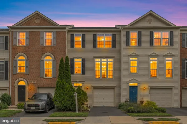 $3,200 | 13511 Lavender Mist Lane, Centreville, VA 20120