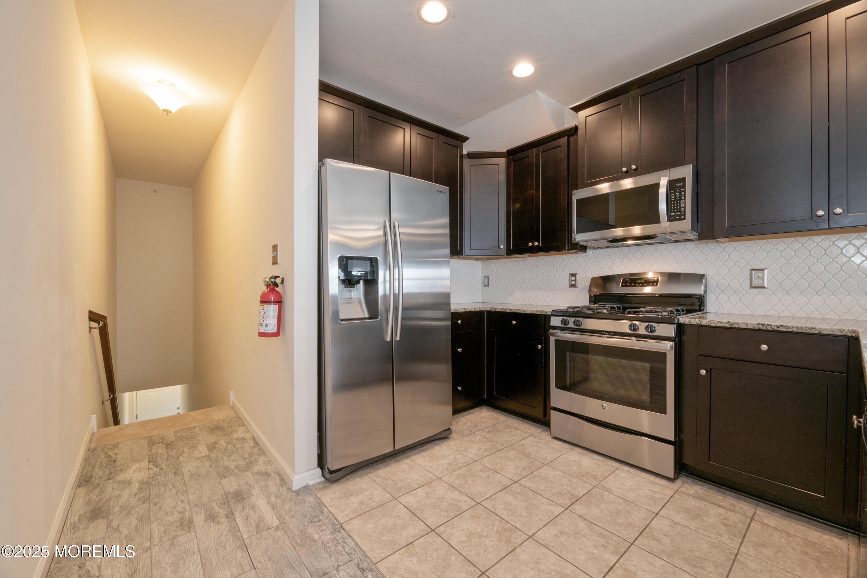 43 Kyle Drive Tinton Falls, NJ 07712 - Photo 6 of 25 08_43KyleDr_2012_HiRes