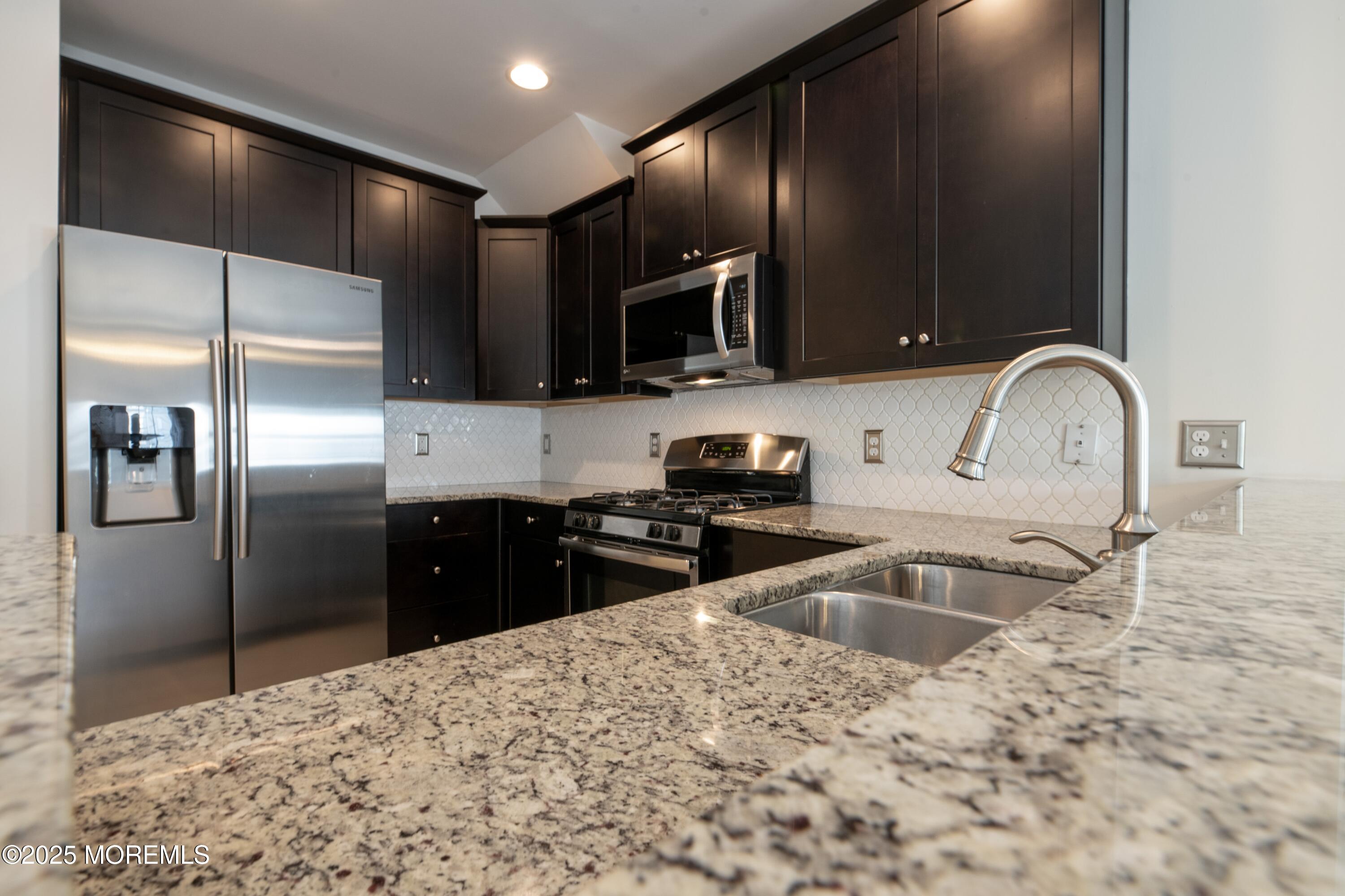 43 Kyle Drive Tinton Falls, NJ 07712 - Photo 7 of 25 09_43KyleDr_2015_HiRes