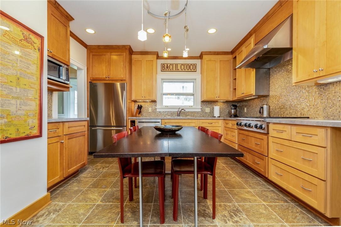 3297 Chadbourne Road Cleveland, OH 44120 - Photo 12 of 34