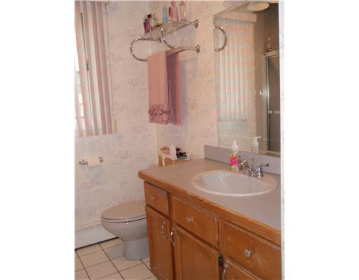 163 Rutland Street Cranston, RI 02920 - Photo 5 of 11 Bathroom.