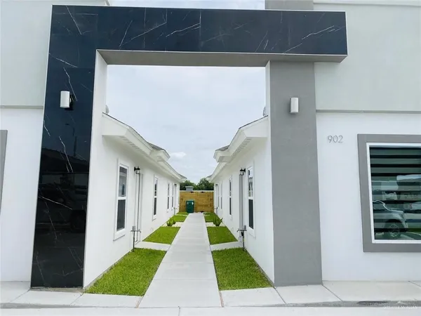 $1,225 | 909 West Carmel Avenue, Unit 1, Pharr, TX 78577