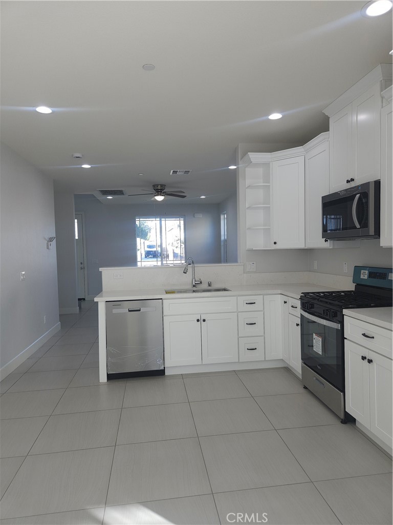 5215 Peony Court Riverside, CA 92506 - Photo 4 of 8 Open floor concept