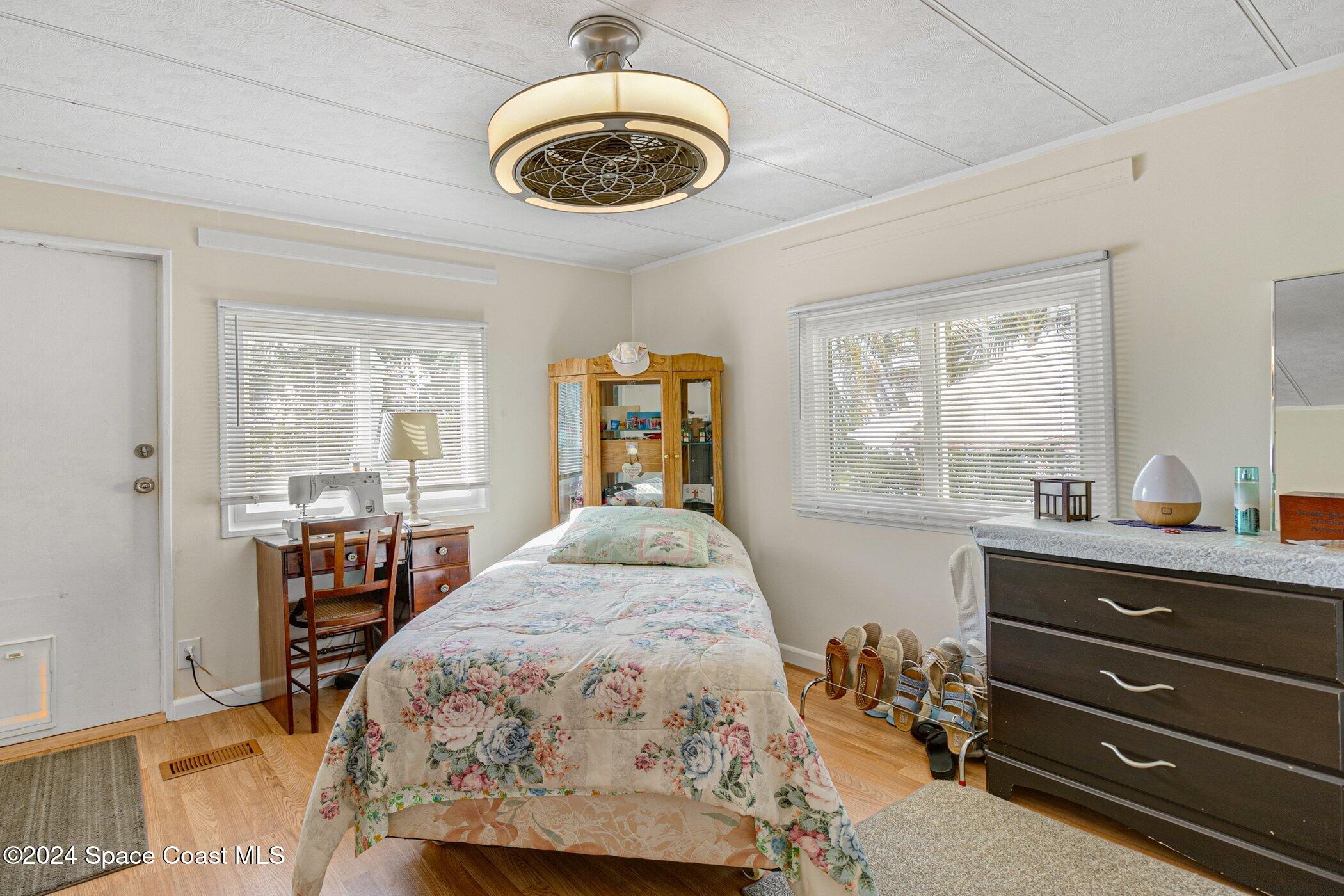 921 Laurel Circle Barefoot Bay, FL 32976 - Photo 20 of 56 921-Laurel-215.jpg-SMALL