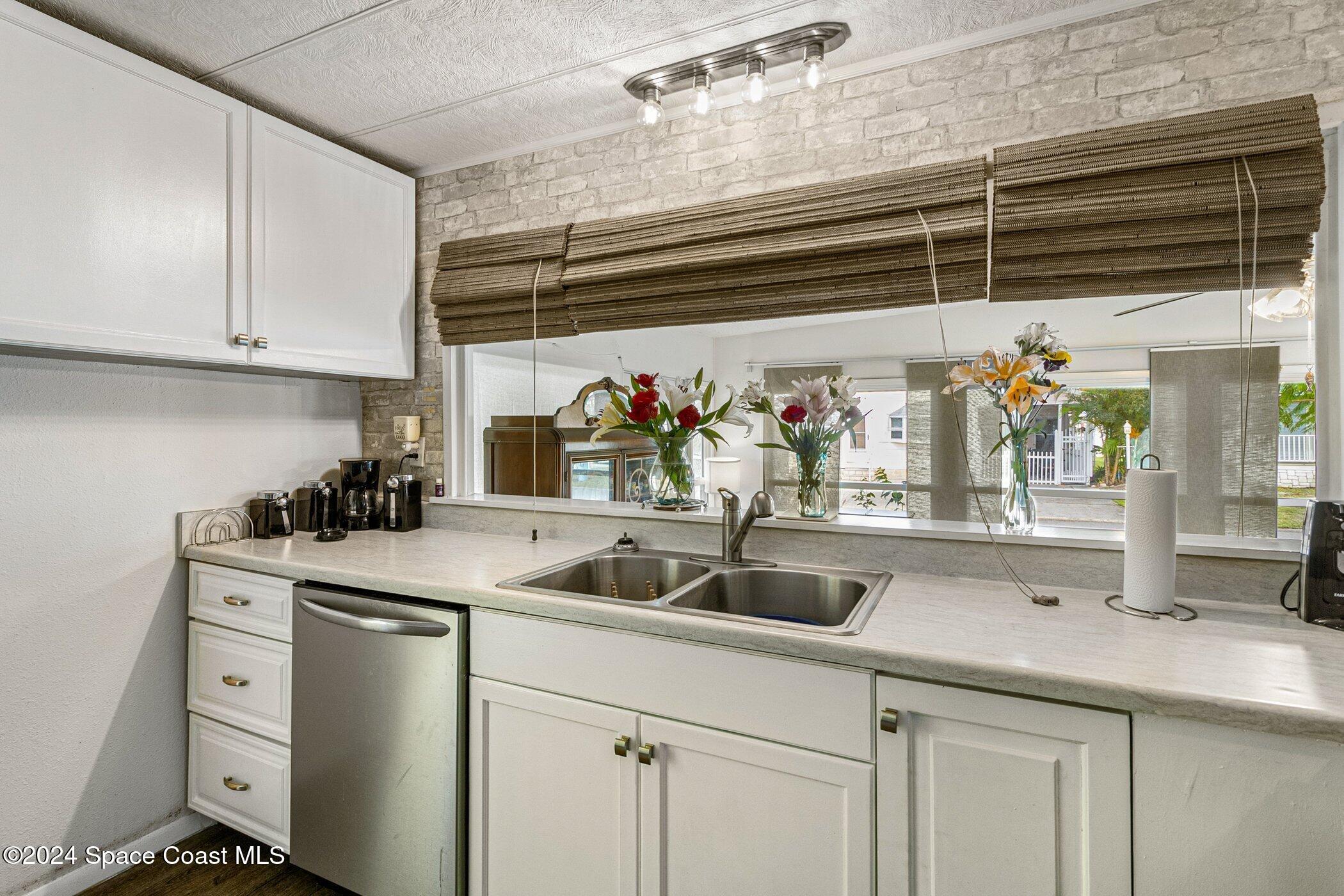 921 Laurel Circle Barefoot Bay, FL 32976 - Photo 2 of 56 921-Laurel-205.jpg-SMALL
