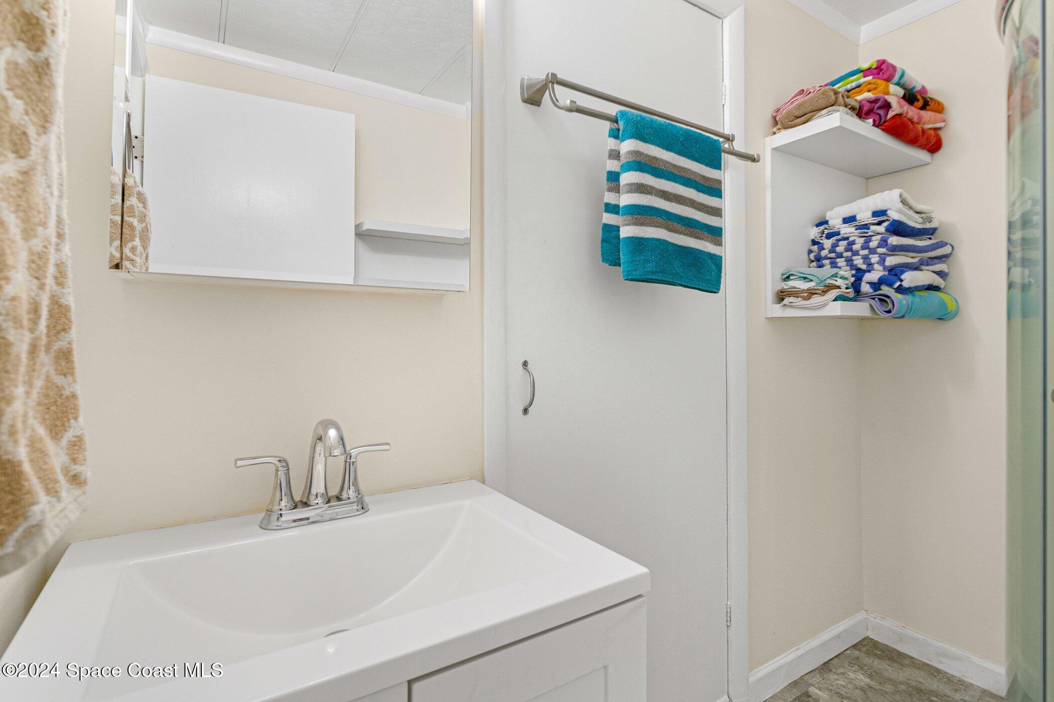 921 Laurel Circle Barefoot Bay, FL 32976 - Photo 21 of 56 921-Laurel-217.jpg-SMALL