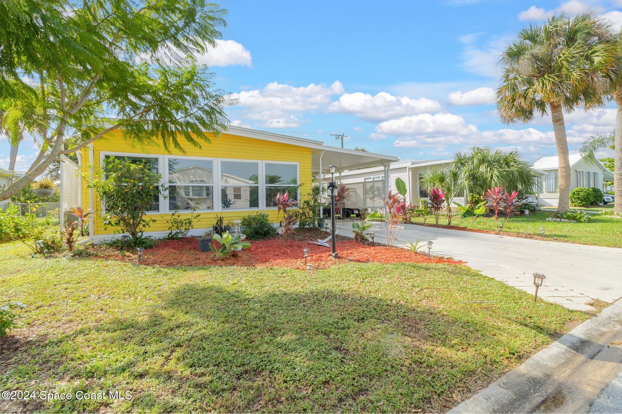 921 Laurel Circle Barefoot Bay, FL 32976 - Photo 4 of 56 921-Laurel-102.jpg-SMALL