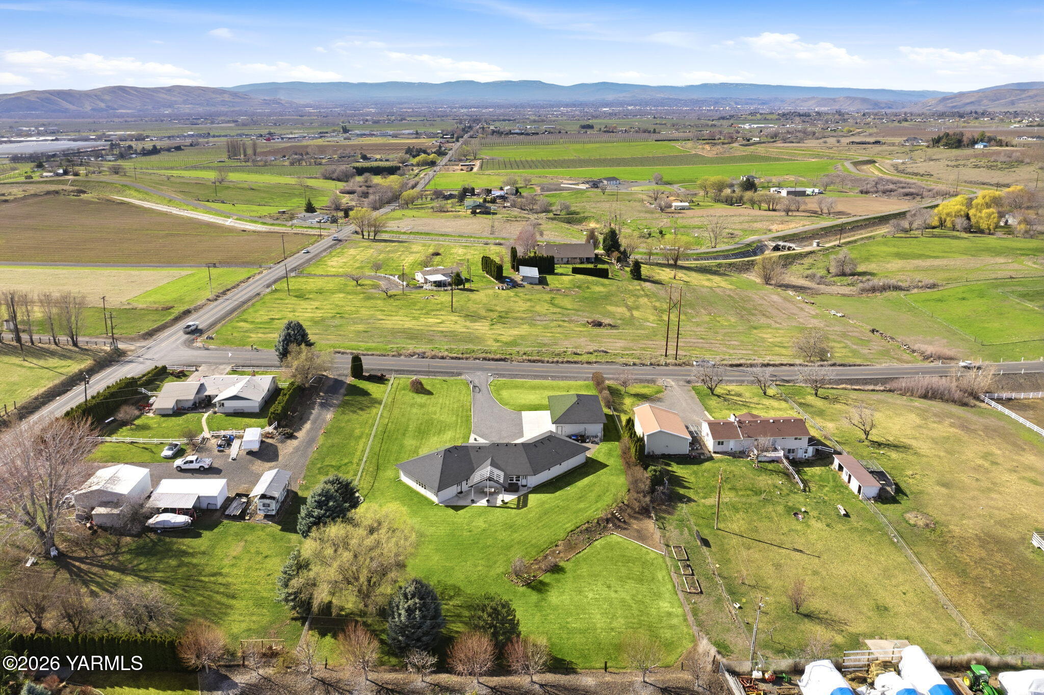 461 White Road Yakima, WA 98901 - Photo 1 of 36 Aerial View