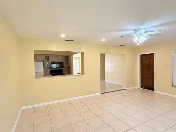 $2,395 | 1219 Julian Ln Drive, Tampa, FL 33619