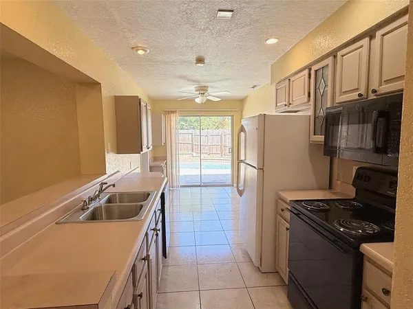 $2,395 | 1219 Julian Ln Drive, Tampa, FL 33619