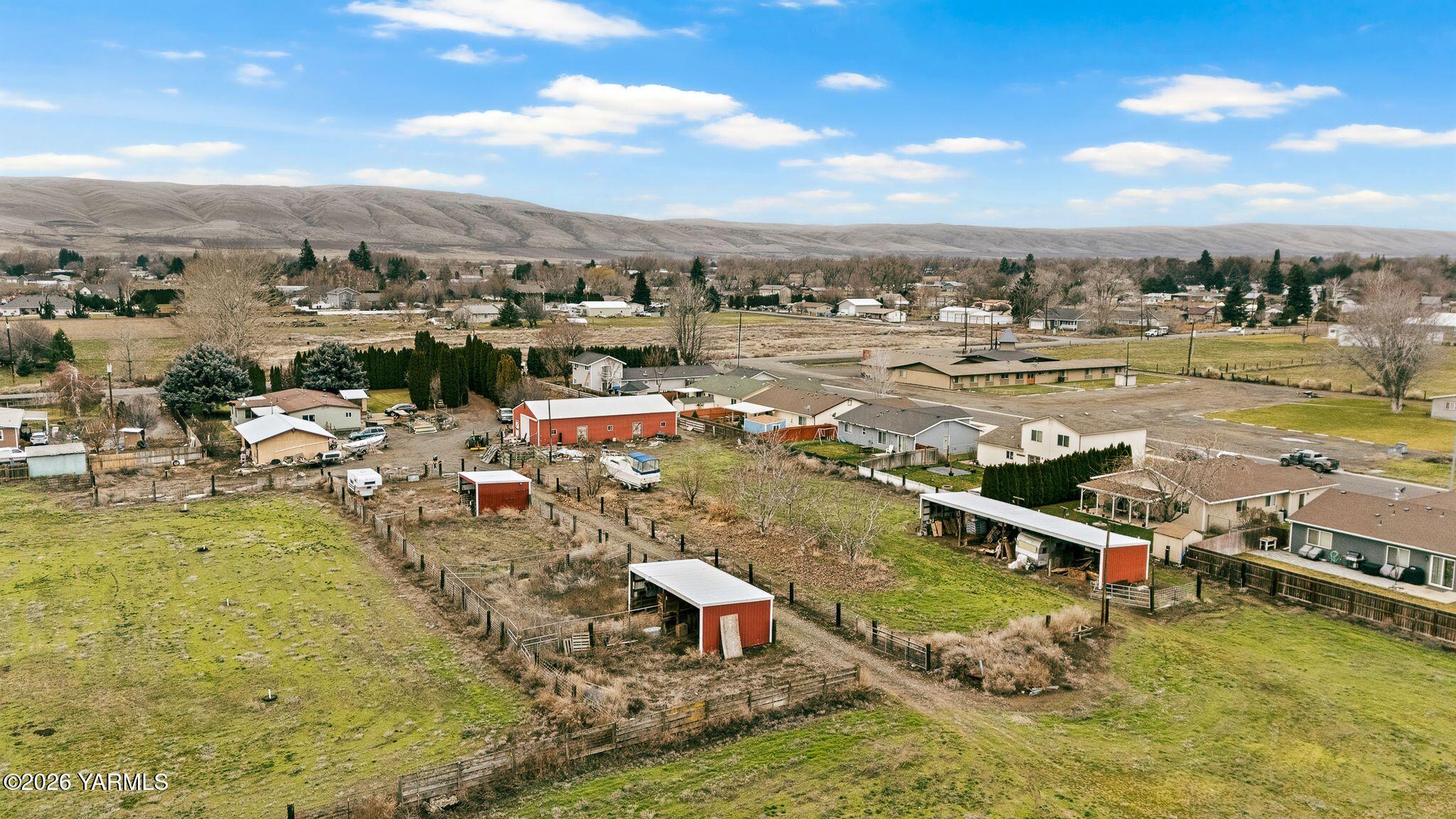 7703 Ahtanum Road Yakima, WA 98903 - Photo 12 of 14 1_7703-Ahtanum-Rd-3-prop-11