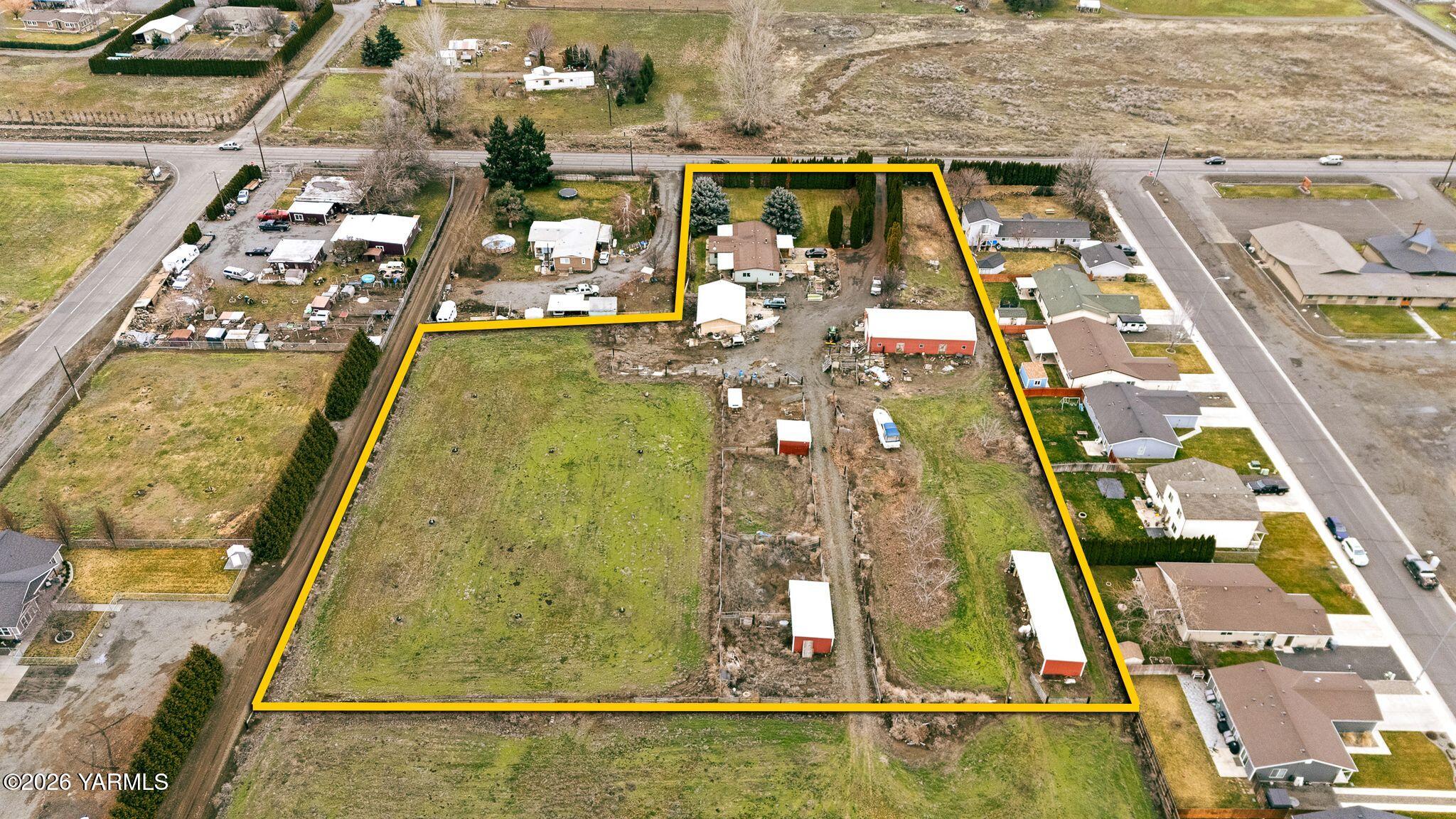 7703 Ahtanum Road Yakima, WA 98903 - Photo 4 of 14 1_7703-Ahtanum-Rd-3-prop-3