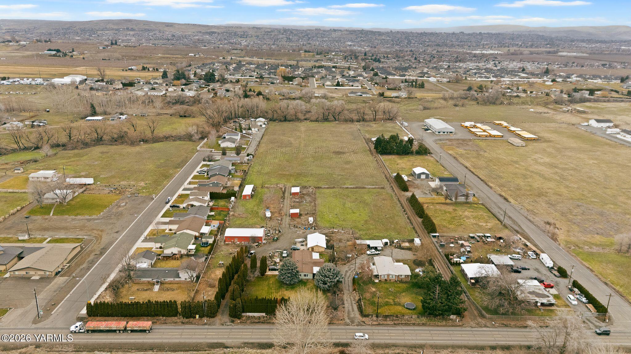 7703 Ahtanum Road Yakima, WA 98903 - Photo 7 of 14 1_7703-Ahtanum-Rd-3-prop-6